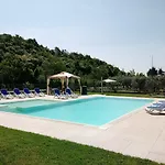 Agli Ulivi فاليجيو سول مينشيو